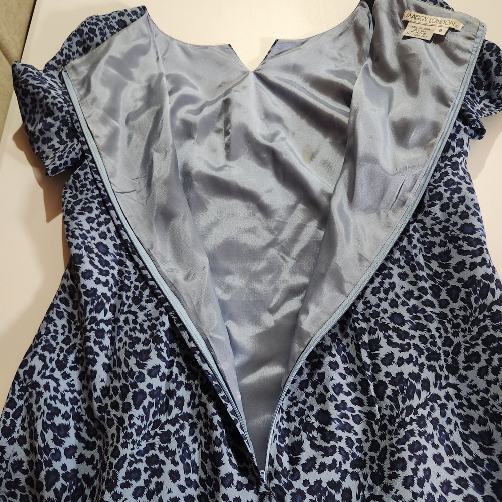 Vtg Maggy London 100% Silk Leopard Print Shift Dress‎ Sz 8 Blue Pleated Notch V - Picture 9 of 9
